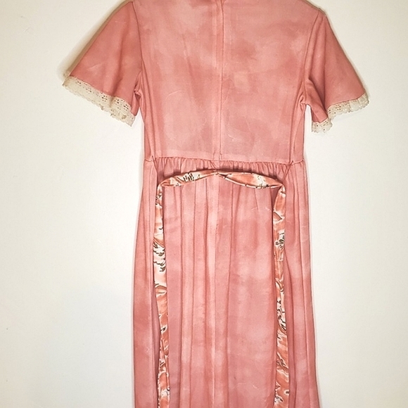 Salmon Vintage Long Dress with Hawaii Print, Lace Trim and Tie Waist - Picture 12 of 15
